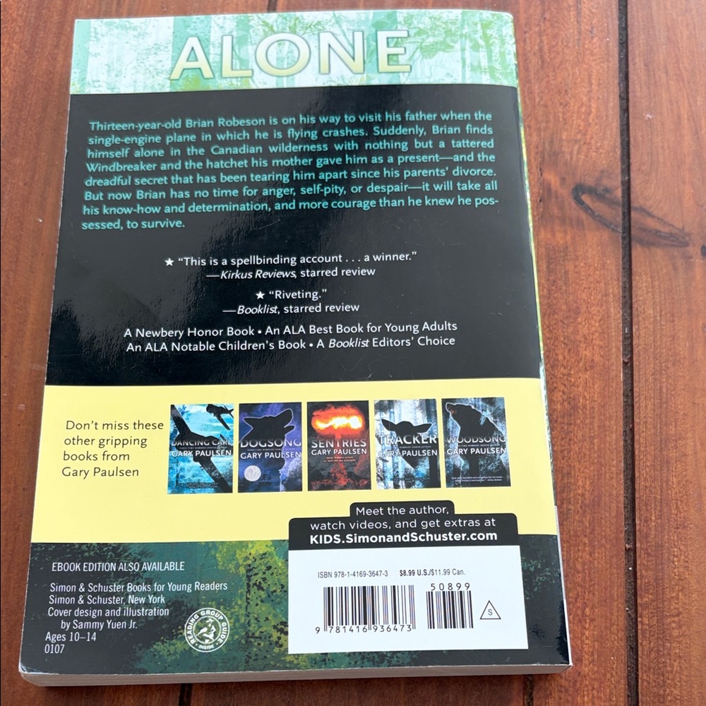 Hatchet by Gary Paulsen Book - Picture 2 of 2